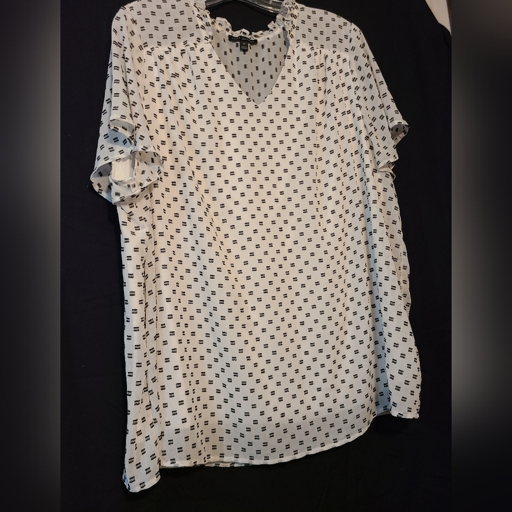 Lane Bryant, 20, white/black